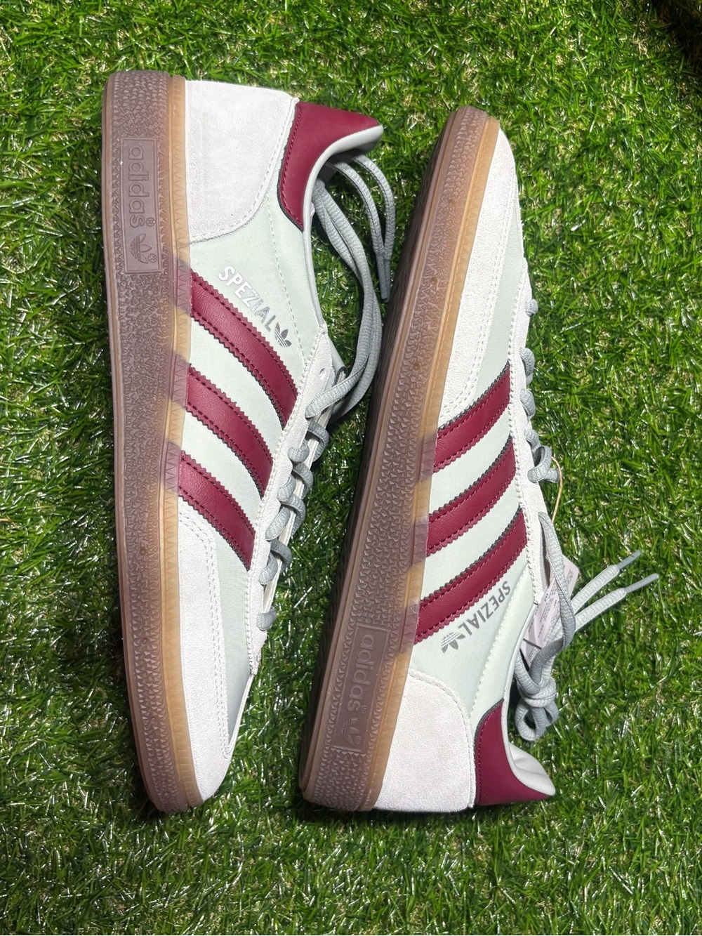 adidas Spezial Men's mint & Burgundy Casual Sneakers men’s 8, women’s 8